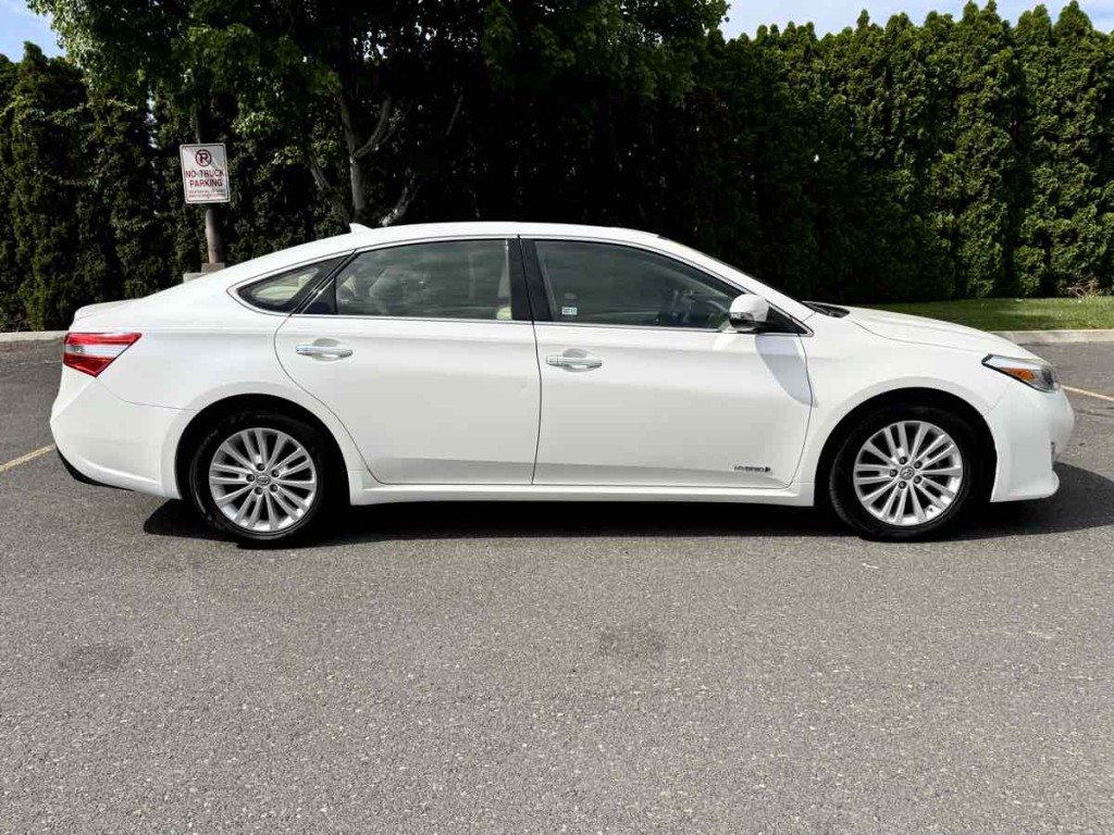 2014 Toyota Avalon Image 8