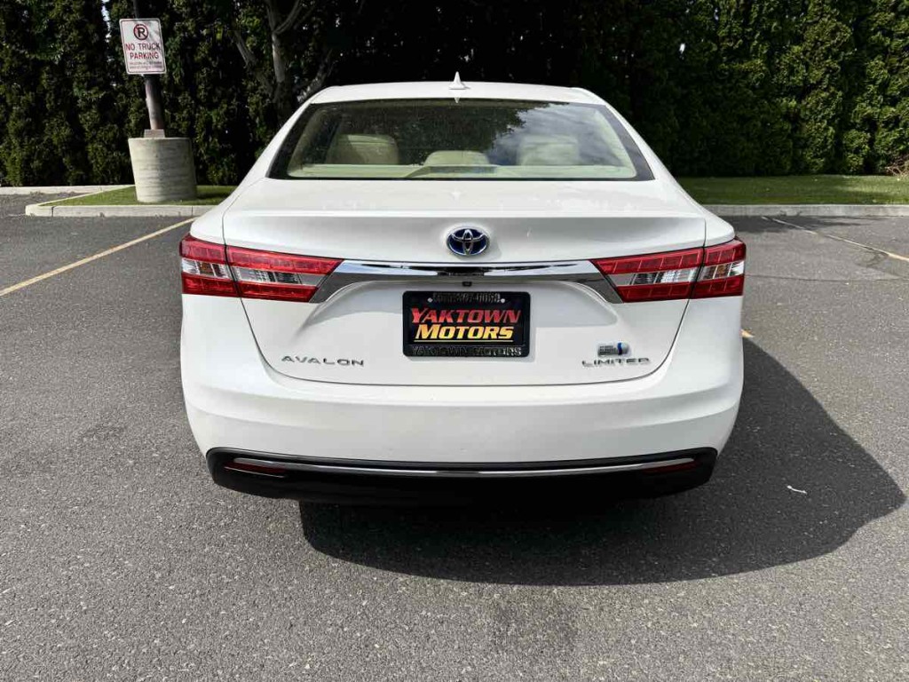 2014 Toyota Avalon Image 10