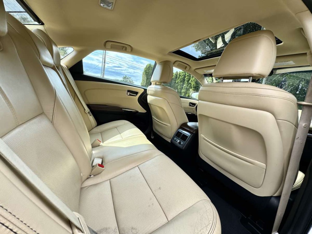 2014 Toyota Avalon Image 18