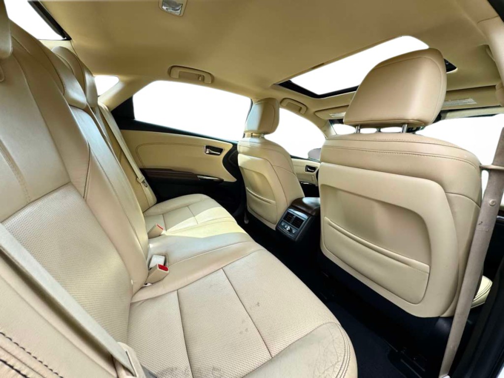 2014 Toyota Avalon Image 18