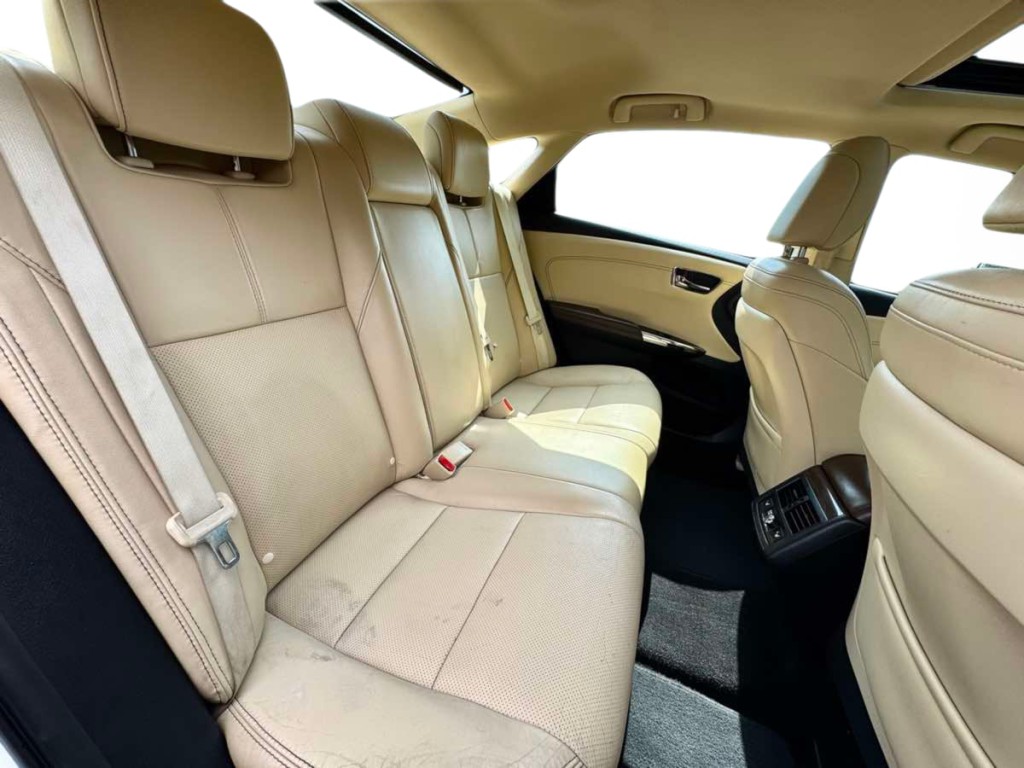 2014 Toyota Avalon Image 19