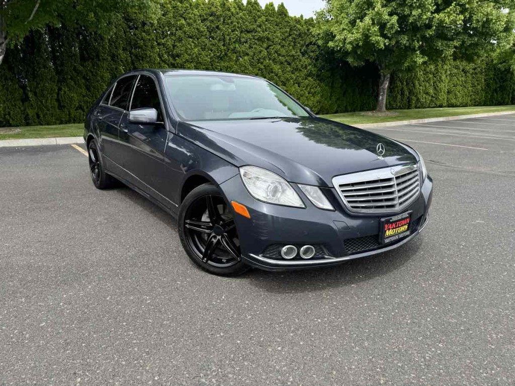 2011 Mercedes-Benz E-Class Image 2