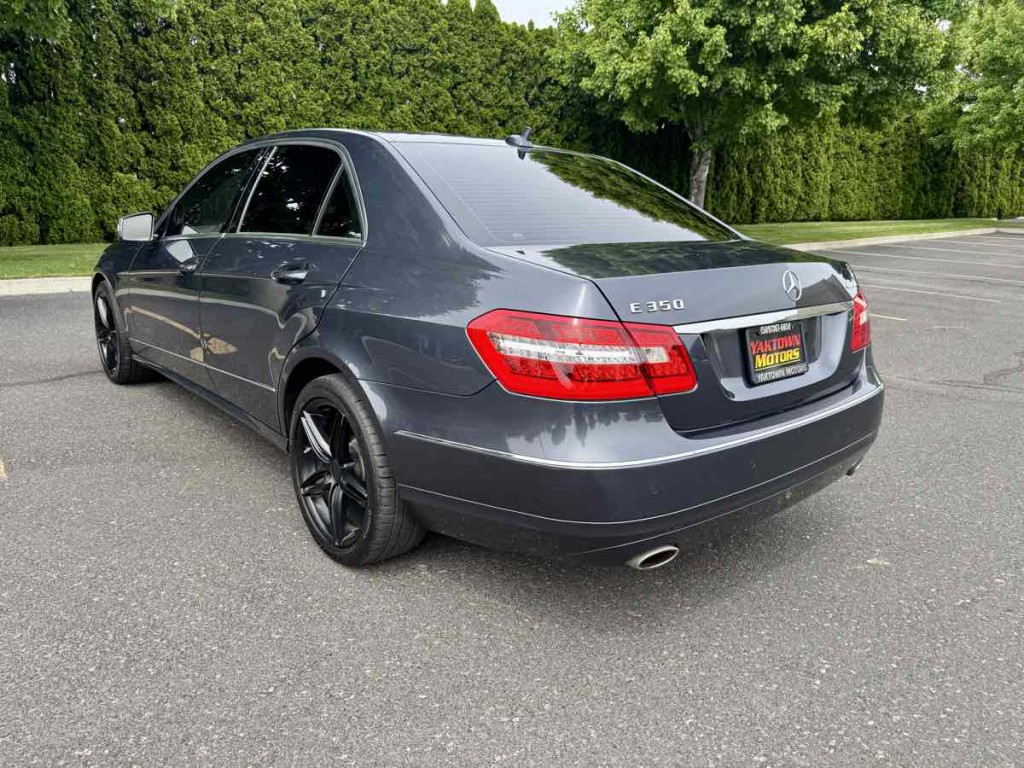 2011 Mercedes-Benz E-Class Image 9