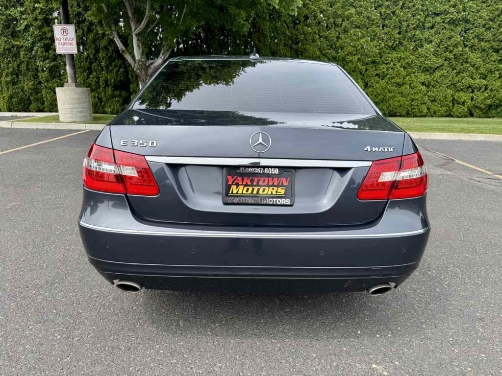 2011 Mercedes-Benz E-Class Image 10