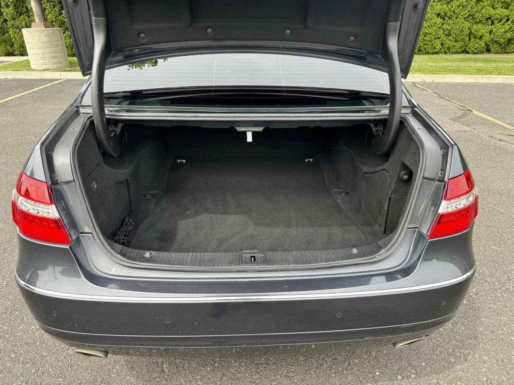 2011 Mercedes-Benz E-Class Image 12