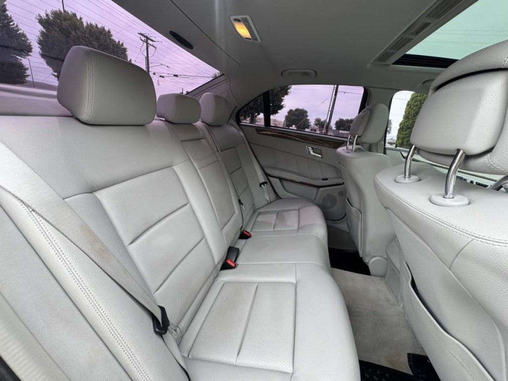 2011 Mercedes-Benz E-Class Image 18