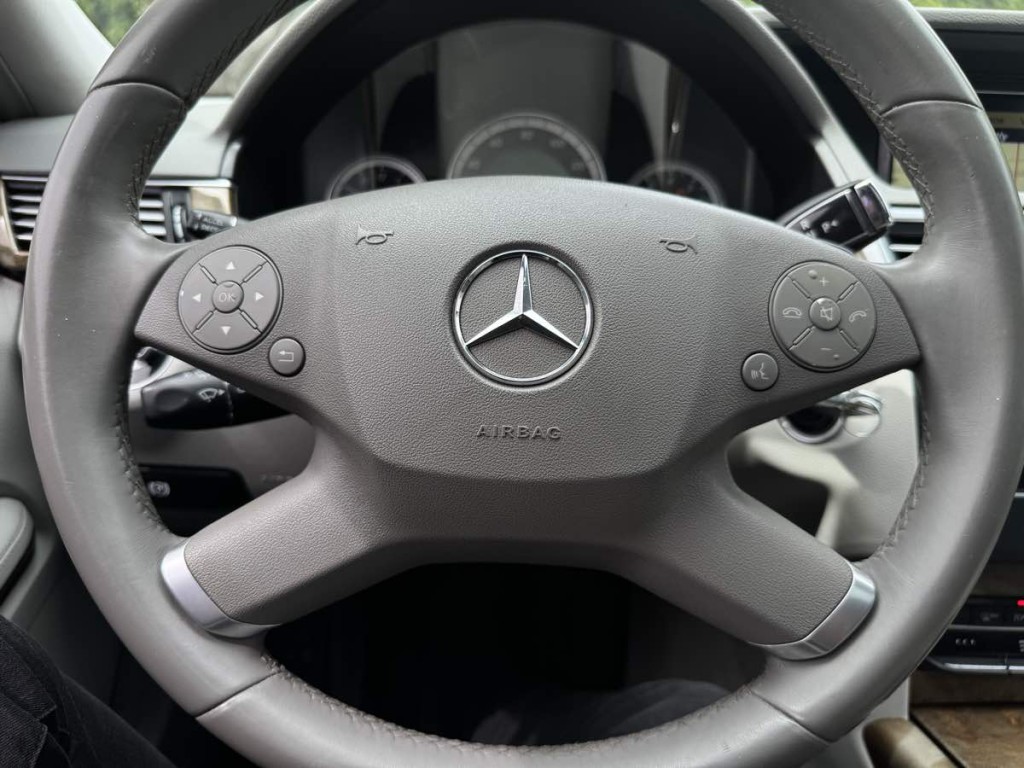 2011 Mercedes-Benz E-Class Image 21