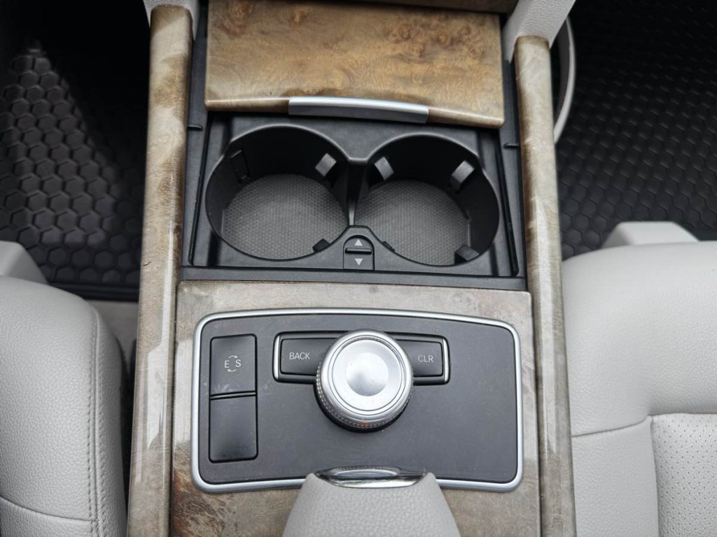 2011 Mercedes-Benz E-Class Image 26