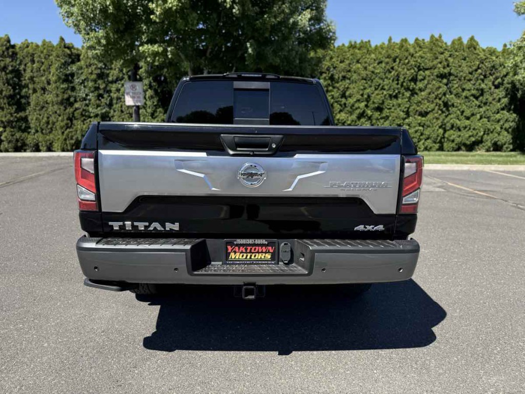 2020 Nissan Titan Image 11