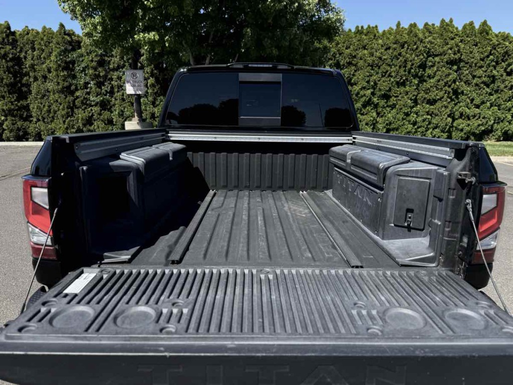 2020 Nissan Titan Image 14