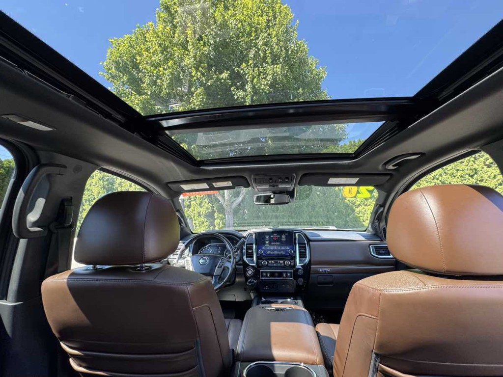 2020 Nissan Titan Image 22