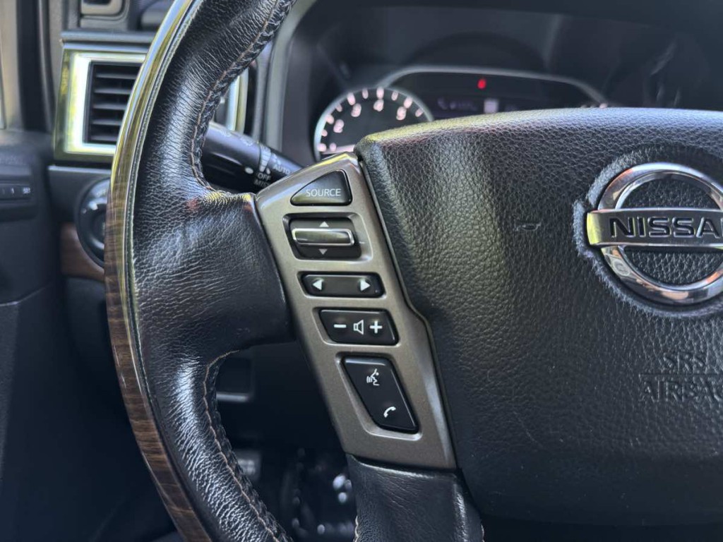 2020 Nissan Titan Image 26