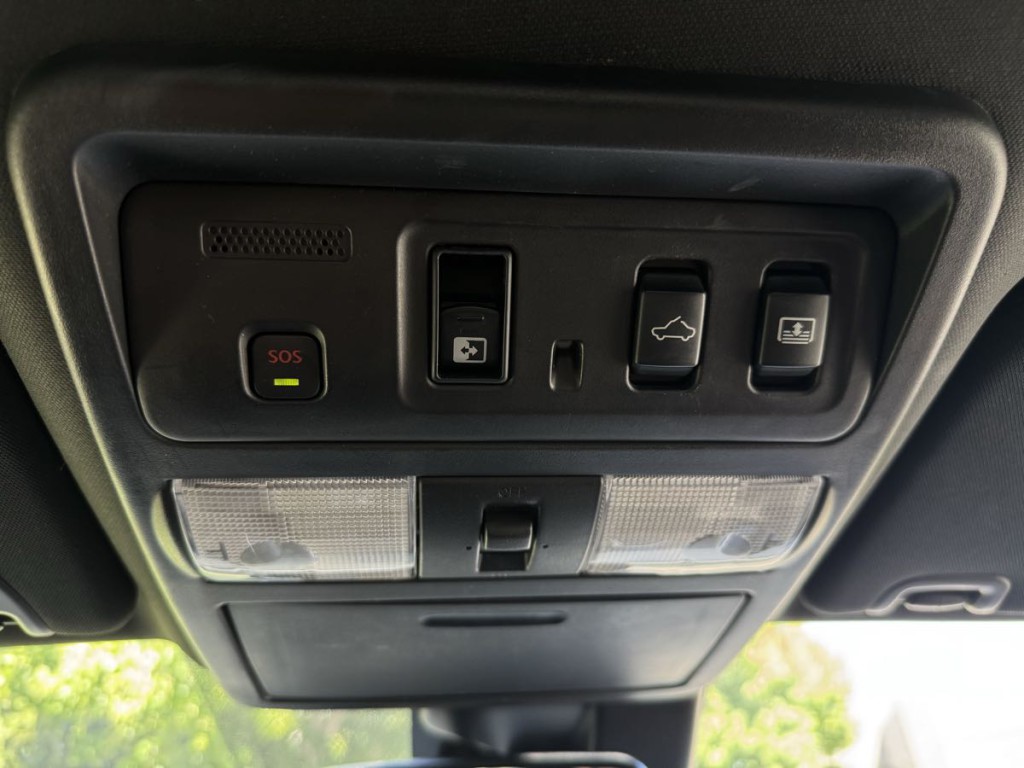 2020 Nissan Titan Image 36