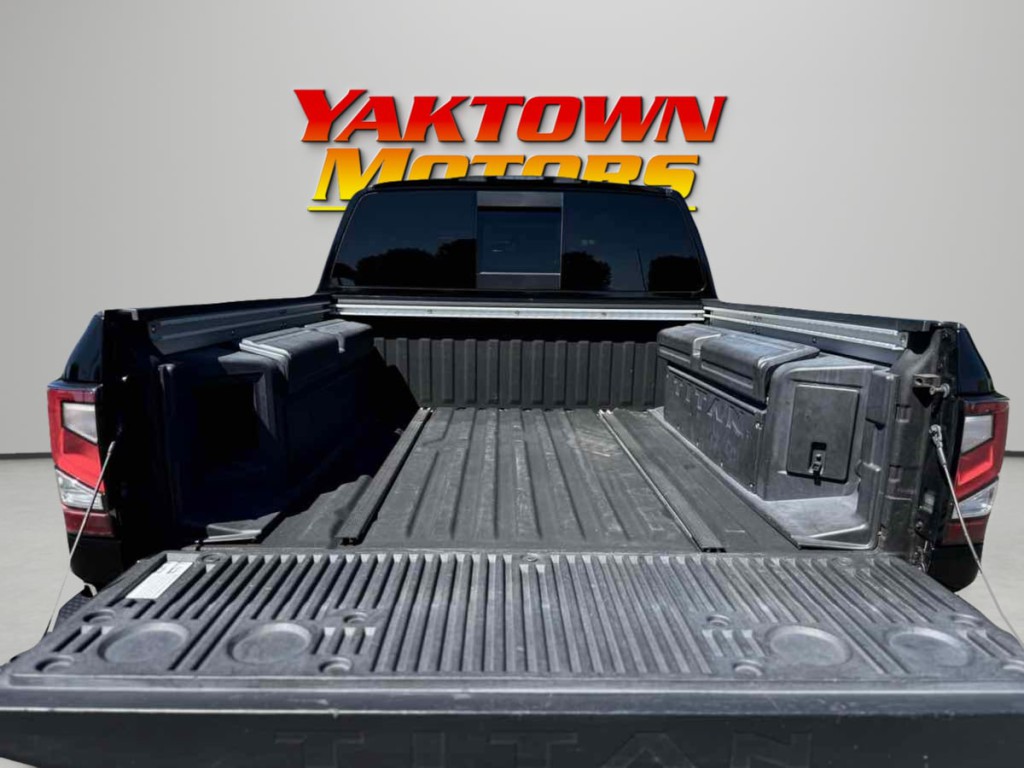 2020 Nissan Titan Image 14