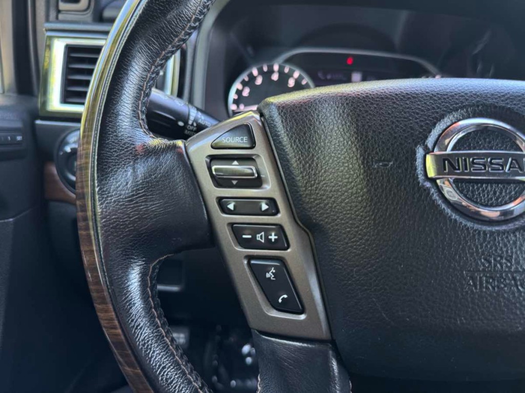 2020 Nissan Titan Image 26