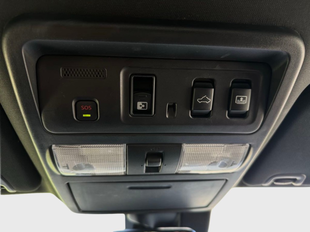 2020 Nissan Titan Image 36