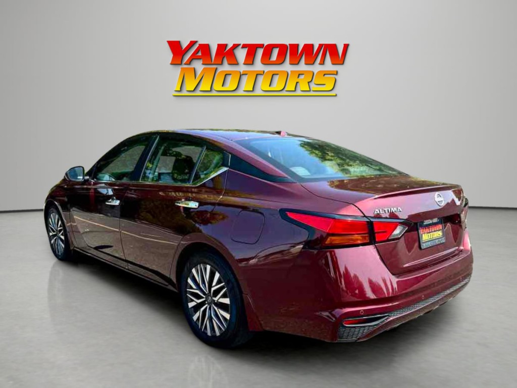 2024 Nissan Altima Image 8