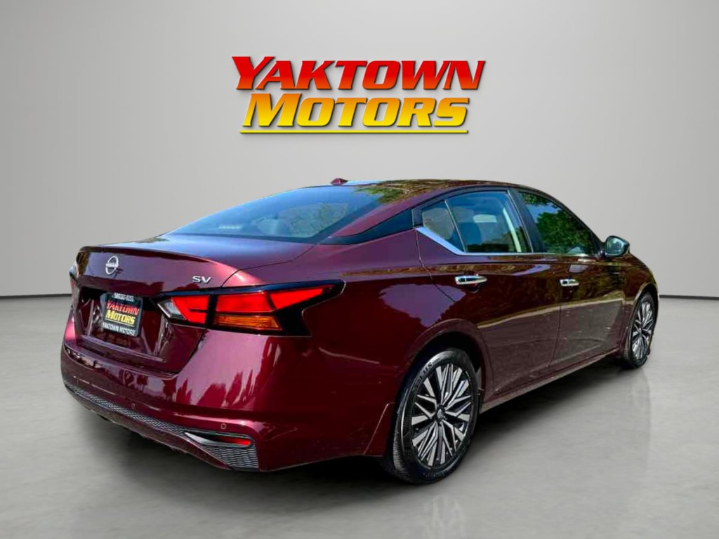 2024 Nissan Altima Image 10