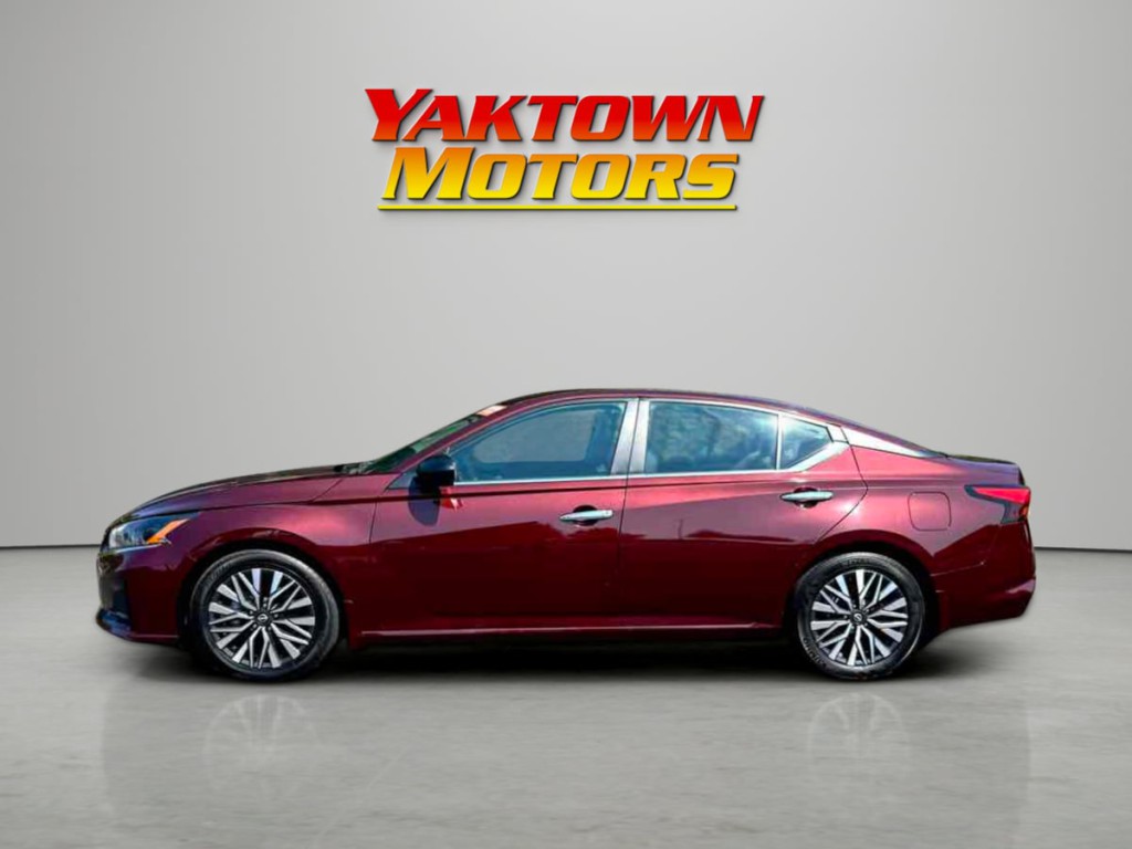 2024 Nissan Altima Image 11