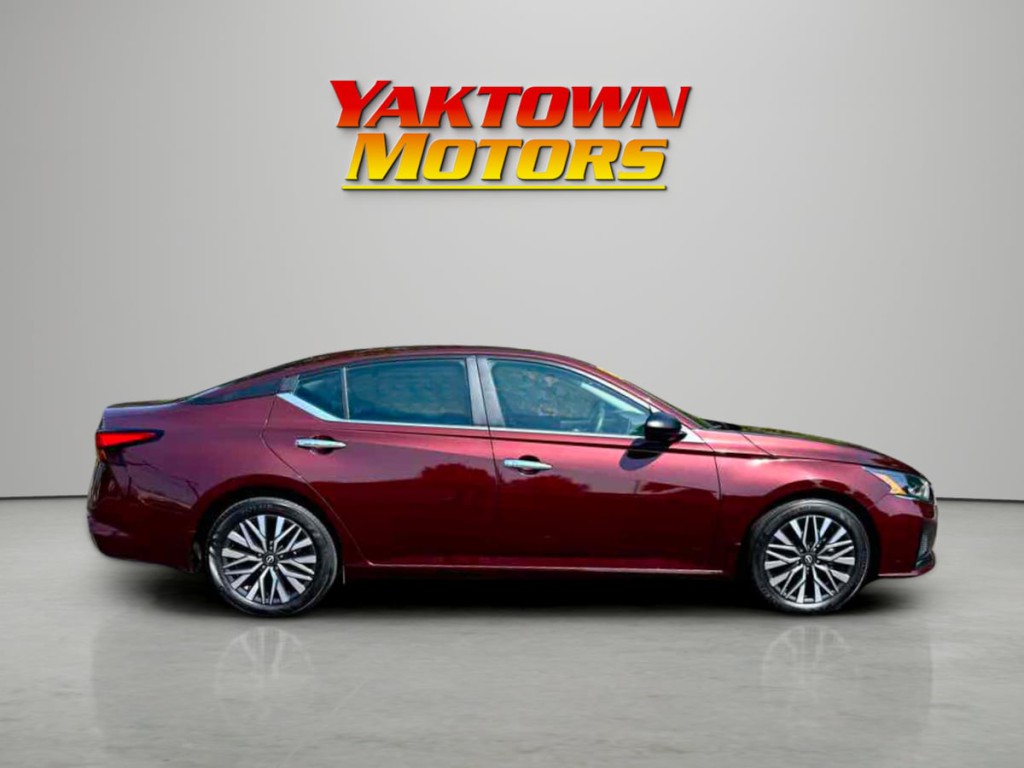 2024 Nissan Altima Image 12