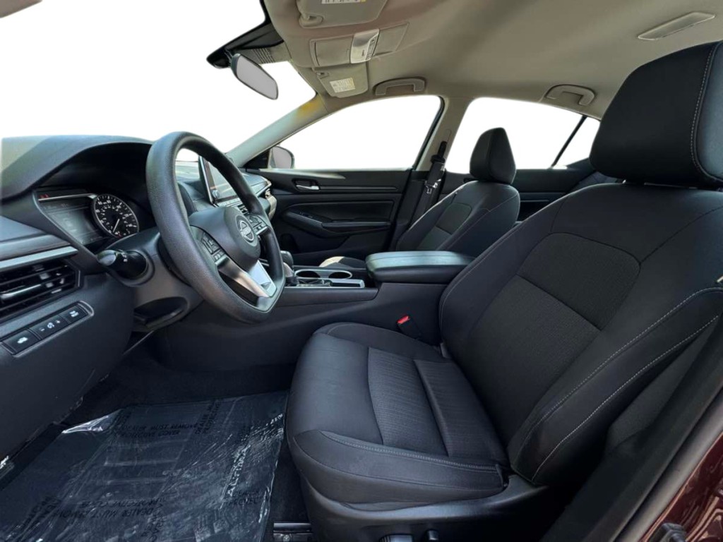 2024 Nissan Altima Image 14