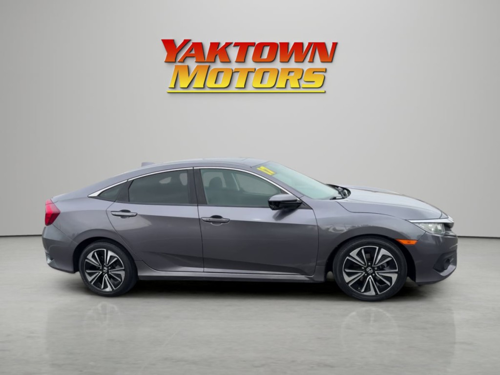 2017 Honda Civic Image 8