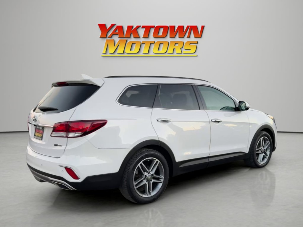 2017 Hyundai Santa Fe Image 7