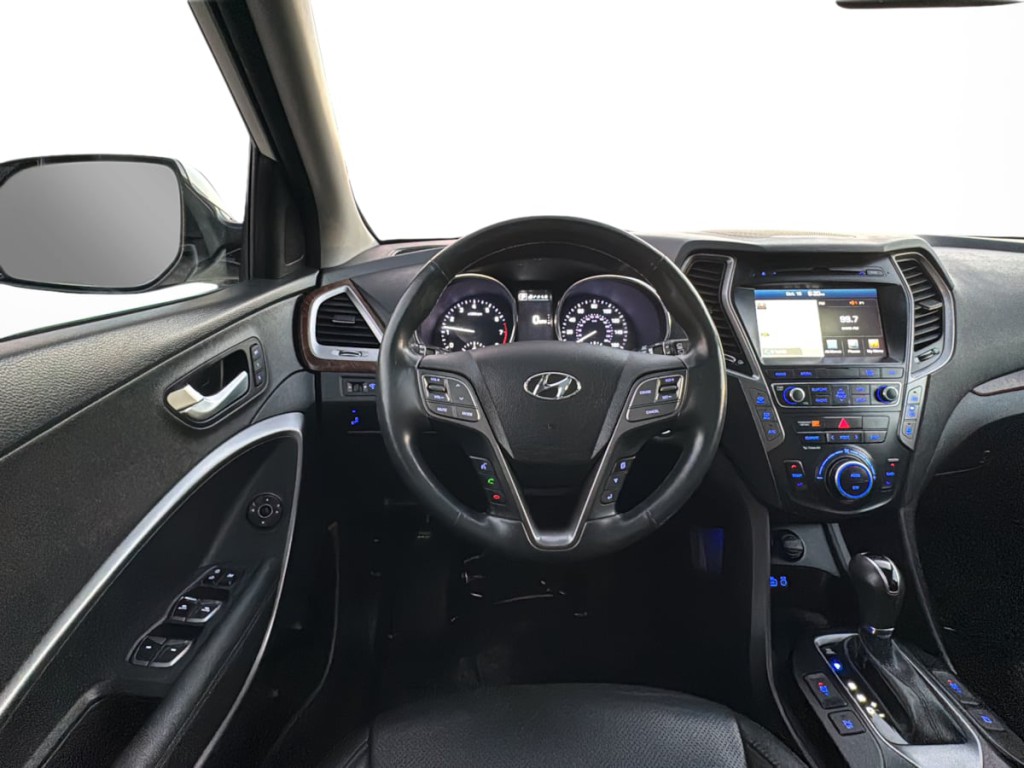 2017 Hyundai Santa Fe Image 9