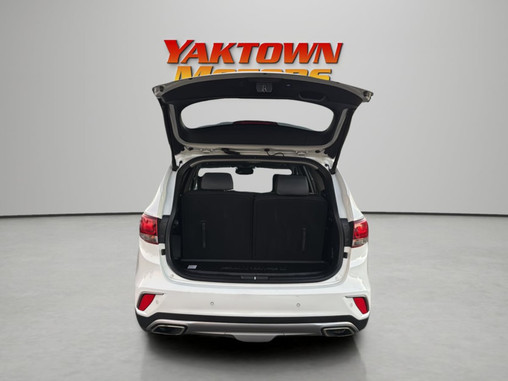 2017 Hyundai Santa Fe Image 12