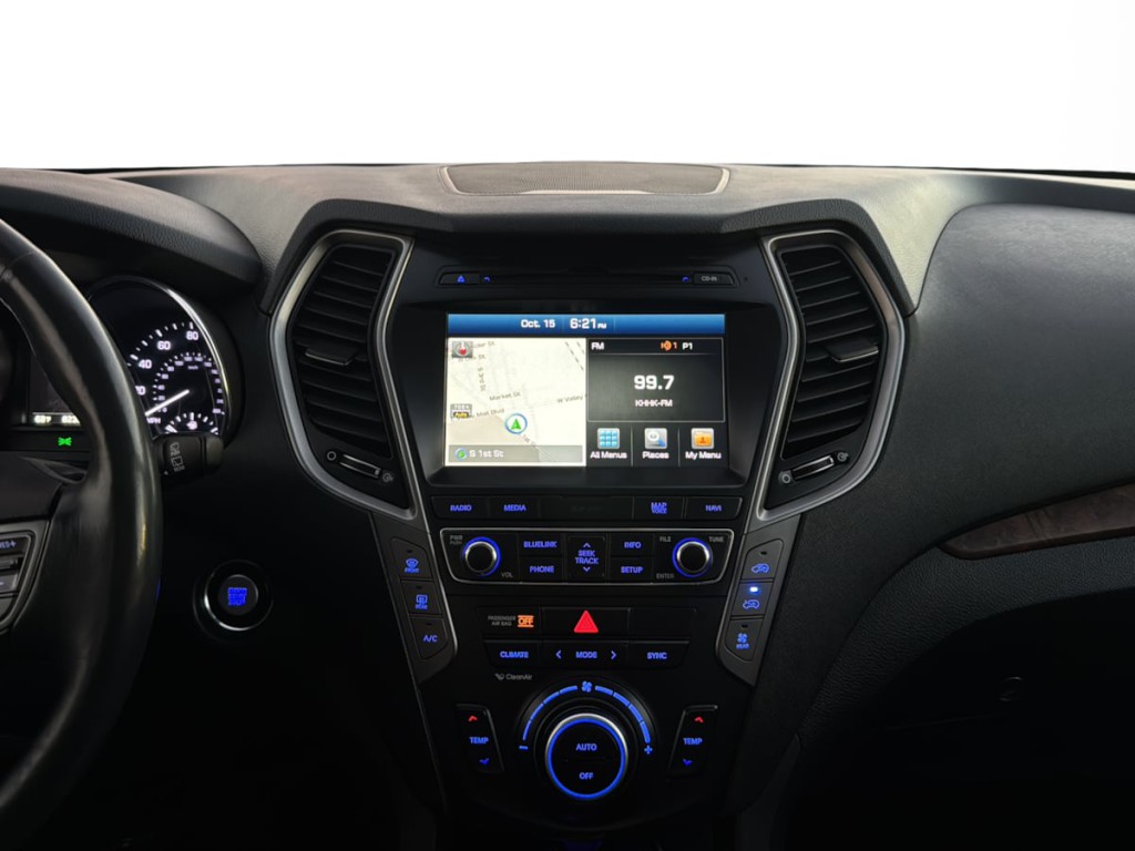 2017 Hyundai Santa Fe Image 13