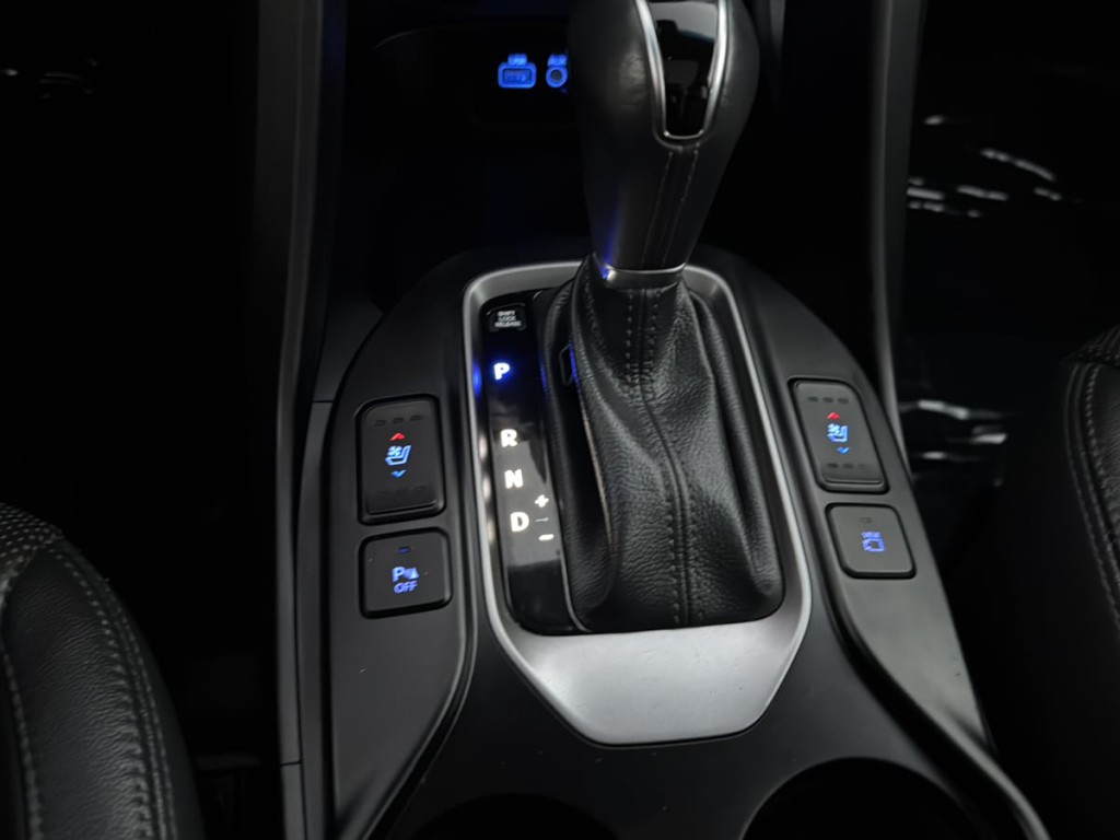 2017 Hyundai Santa Fe Image 18