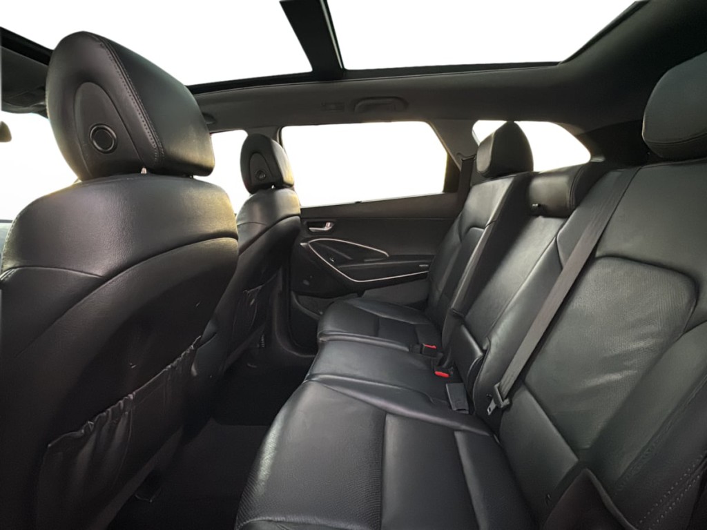 2017 Hyundai Santa Fe Image 22