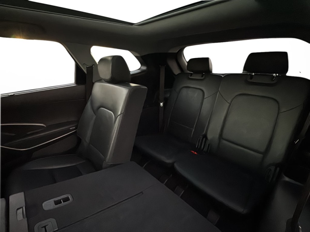 2017 Hyundai Santa Fe Image 23