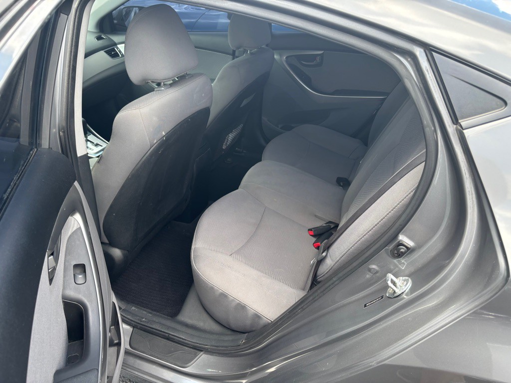 2013 Hyundai Elantra Image 4