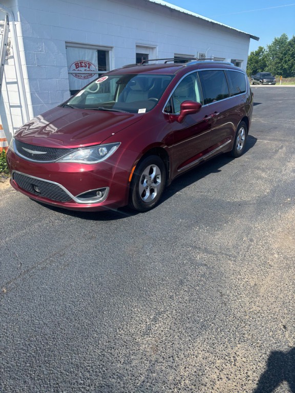 2017 Chrysler Pacifica Image 1