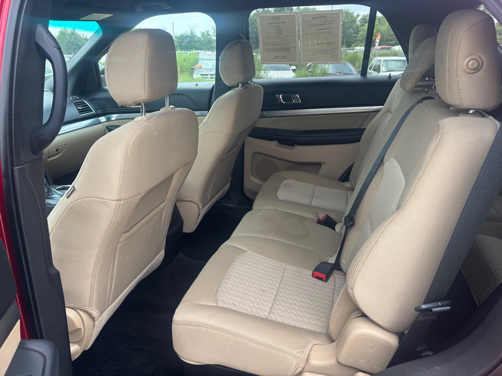 2017 Ford Explorer Image 12