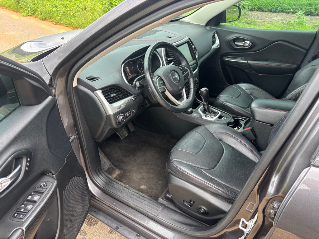2015 Jeep Cherokee Image 8