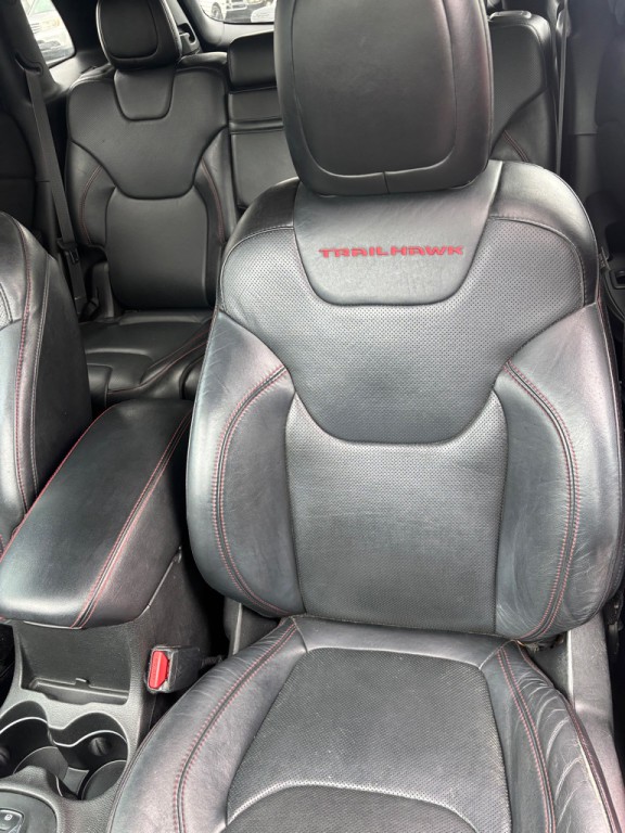 2015 Jeep Cherokee Image 9