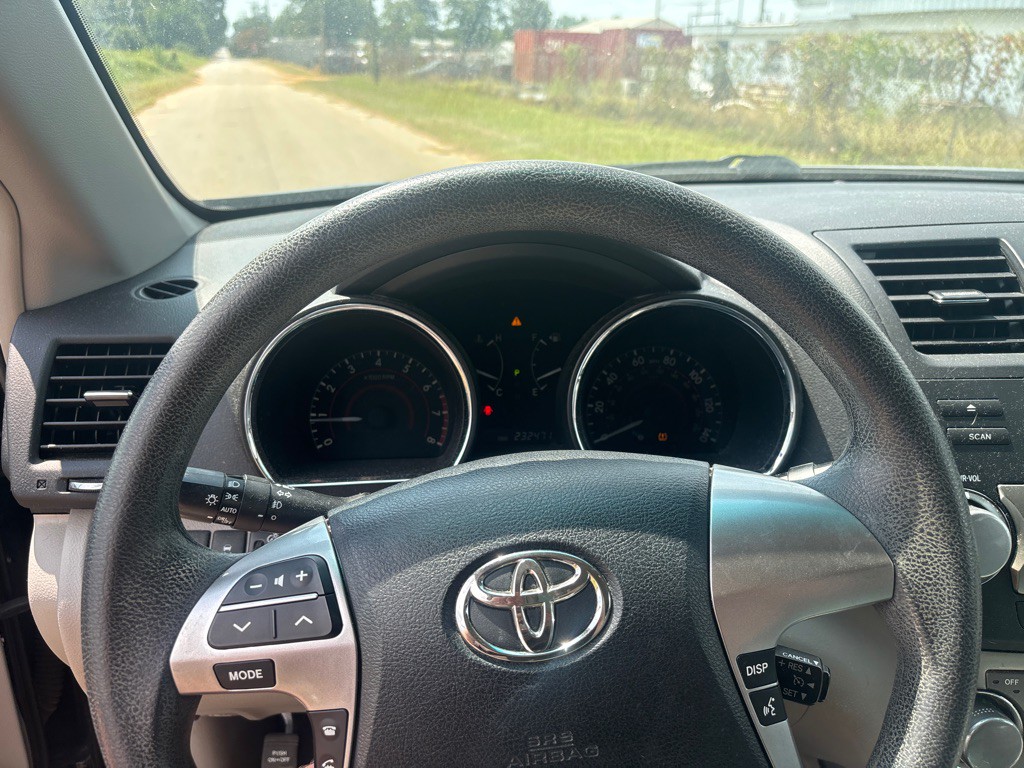 2011 Toyota Highlander Image 8