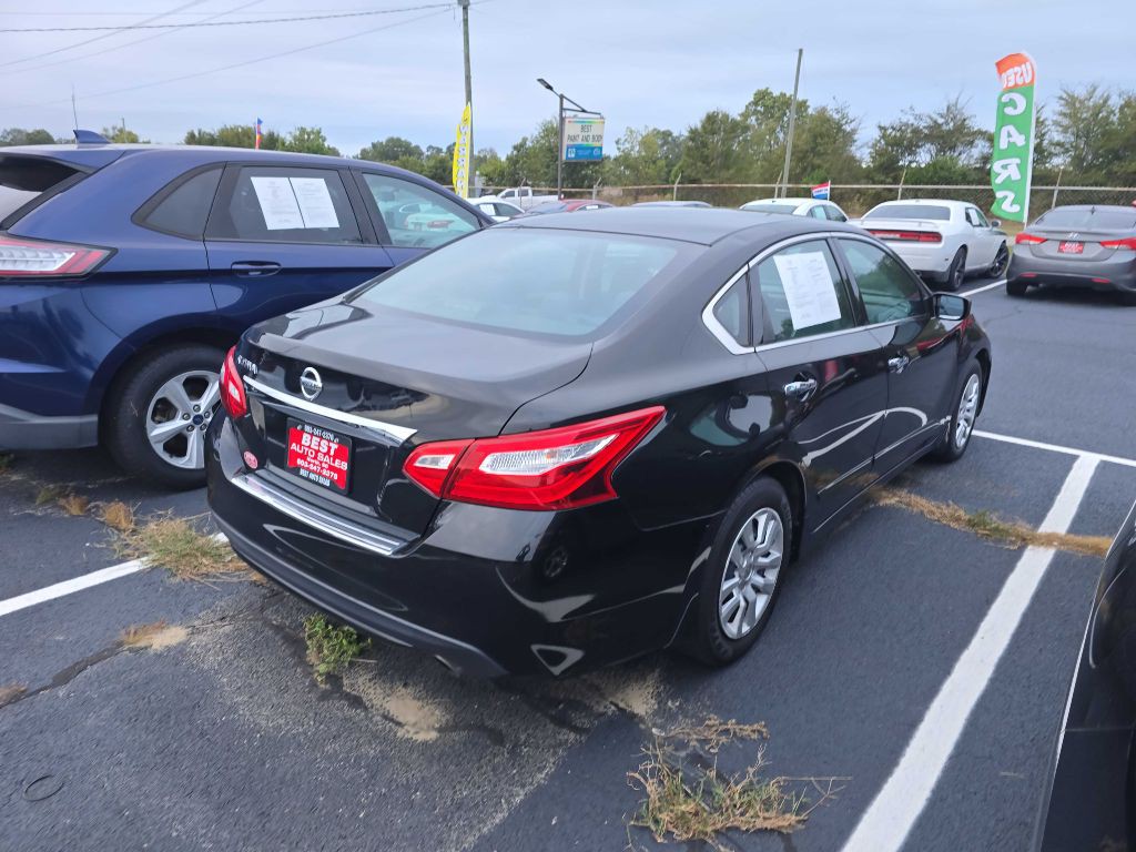 2017 Nissan Altima Image 5