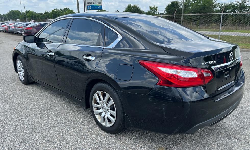 2016 Nissan Altima Image 4