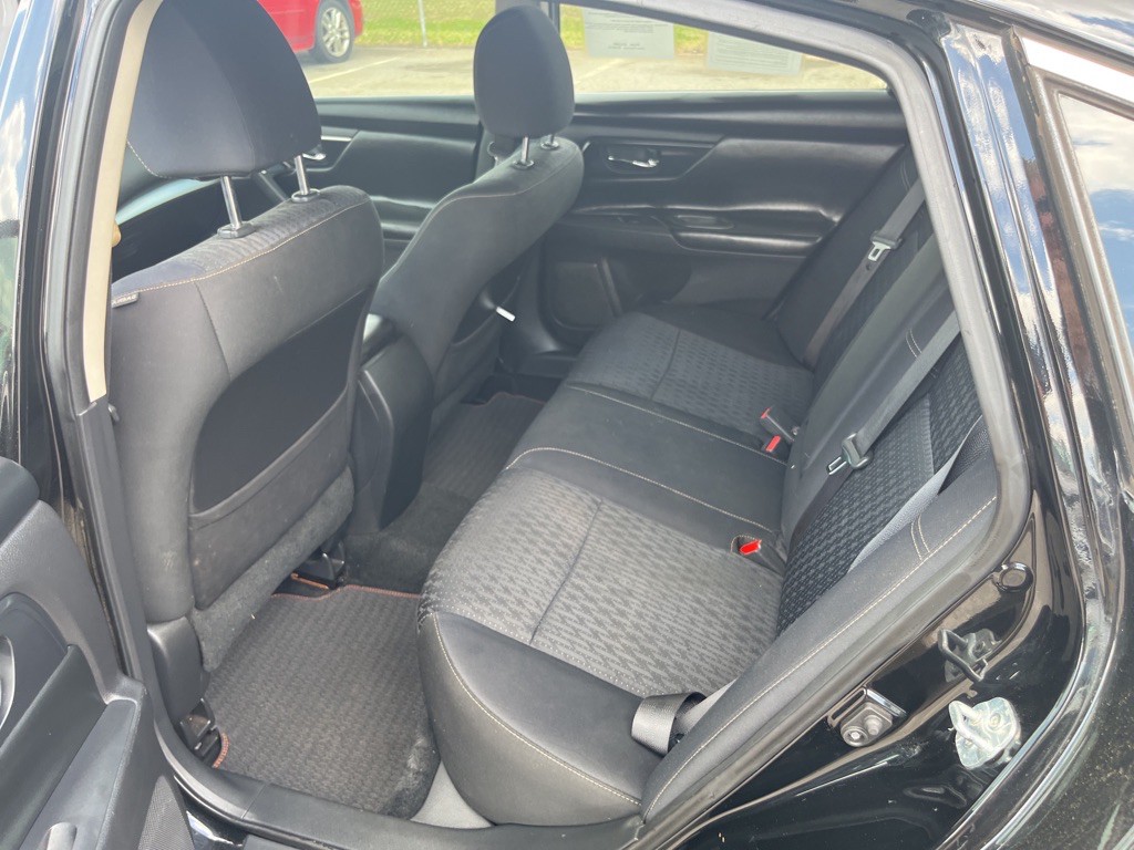 2016 Nissan Altima Image 6