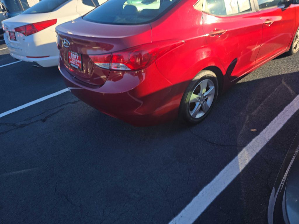 2013 Hyundai Elantra Image 4