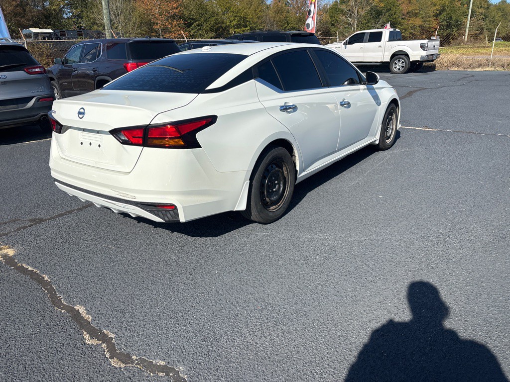 2020 Nissan Altima Image 5