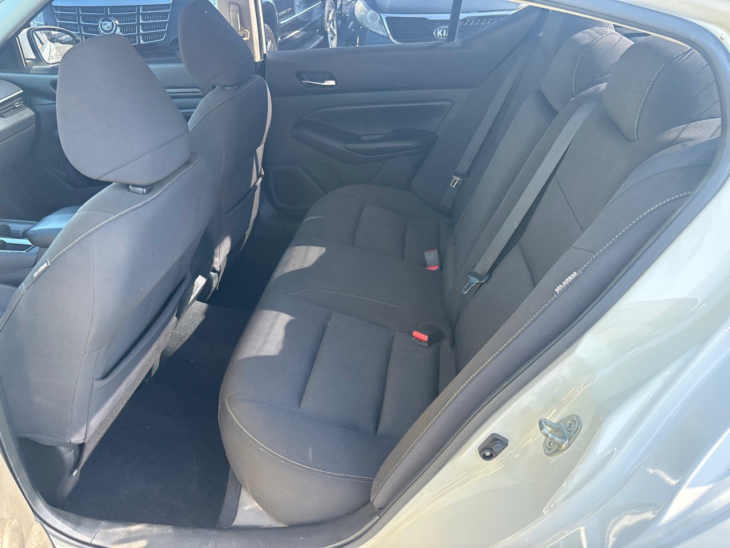 2020 Nissan Altima Image 10