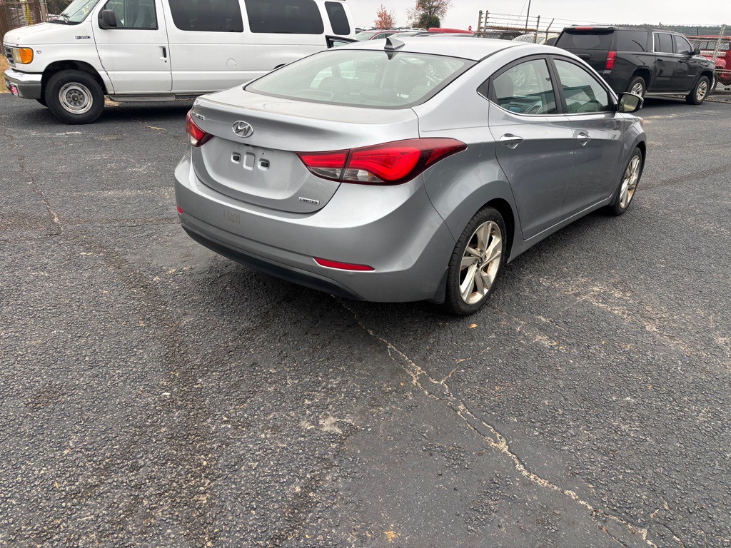 2015 Hyundai Elantra Image 3