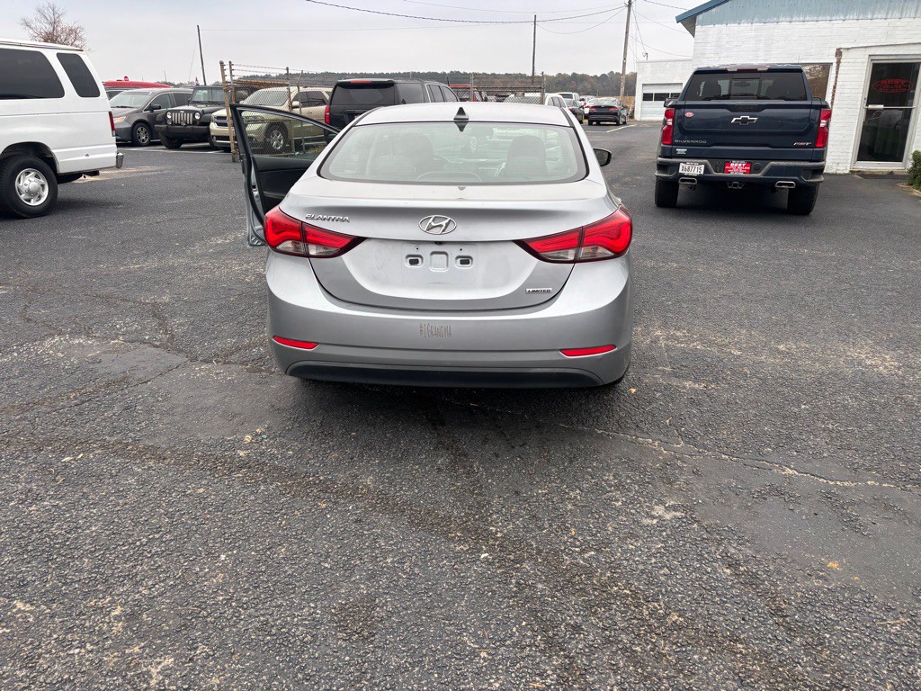 2015 Hyundai Elantra Image 4