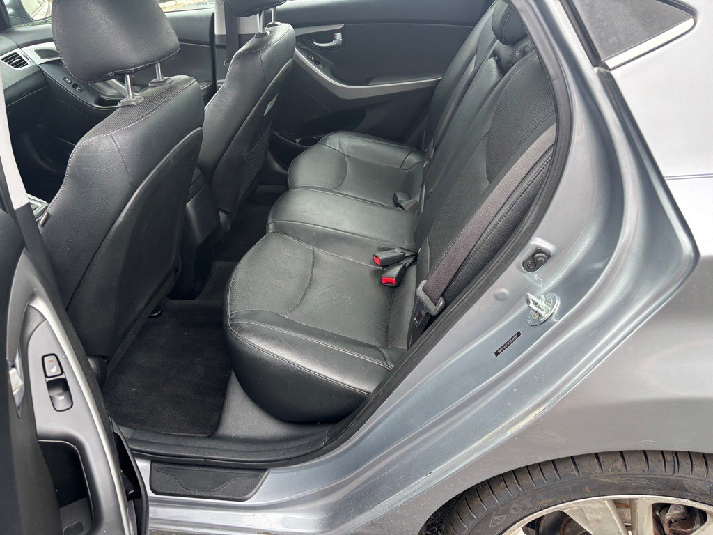 2015 Hyundai Elantra Image 9