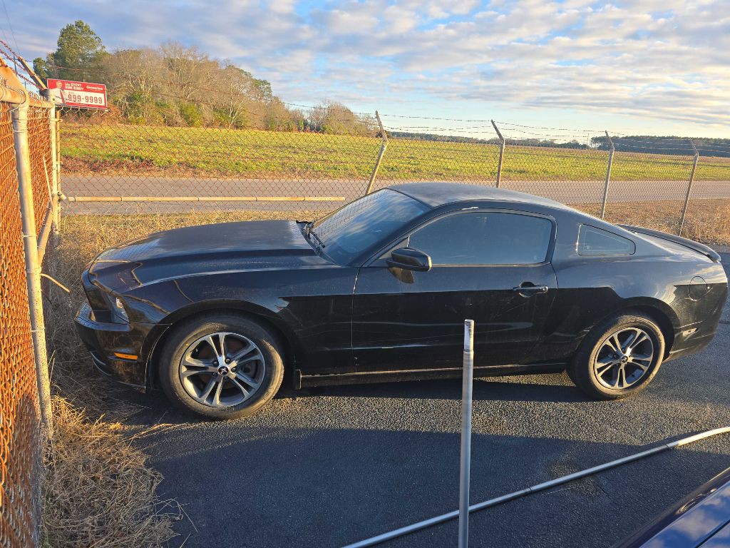2013 Ford Mustang Image 1