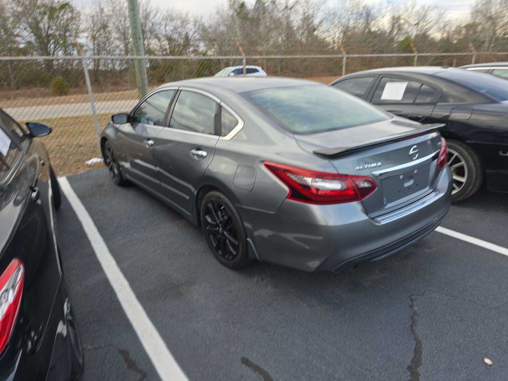 2017 Nissan Altima Image 3